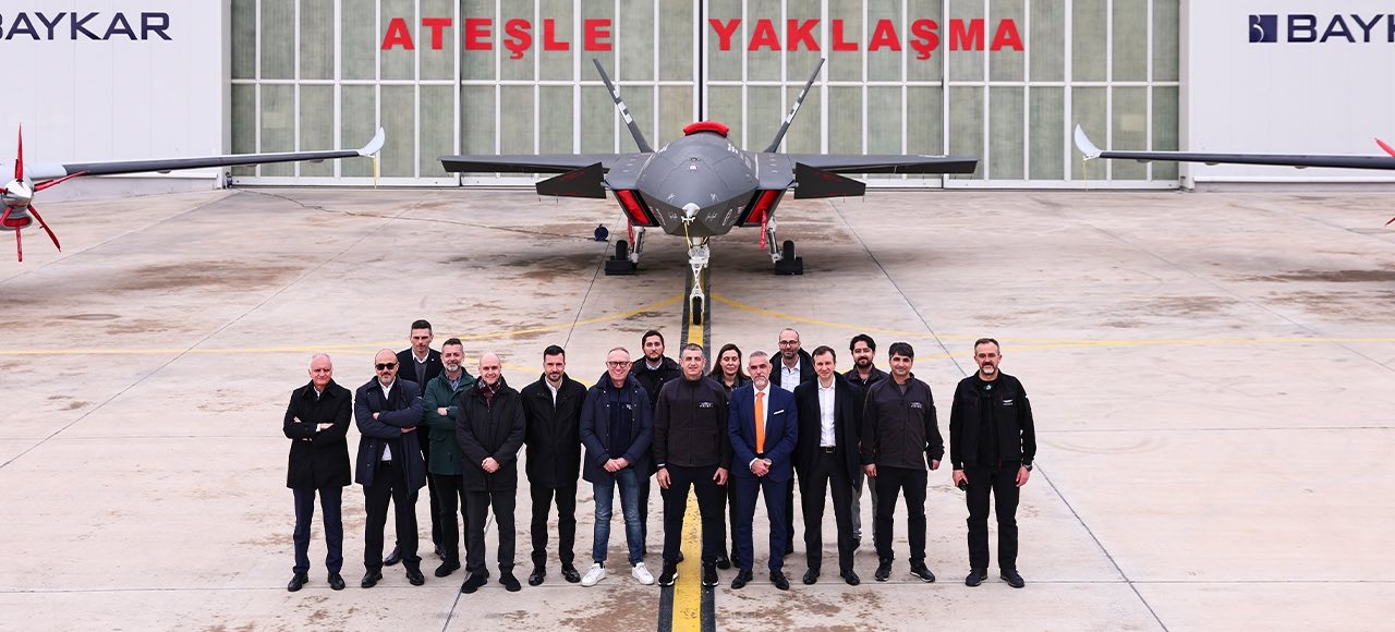 bayraktardan leonardo ile turk isi selfi 1 bTKOzr3p