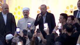 bayram namazini buyuk camlica camiinde kilan erdogan rabbim bu birligimizi daim eylesin z1ABcWOG