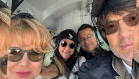 berrin olgun zorlu cifti helikopterle yeni zelanda turu atti JDdhVkAM