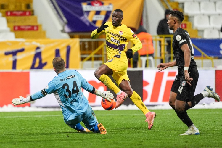 besiktas galatasaray derbisinde gemiyi hangi kaptan kurtaracak 1