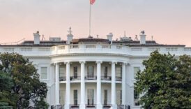 beyaz saray trumpin tarifeleri 90 gun durdurmayi degerlendirdigine dair haberleri yalanladi kBVuPXRI