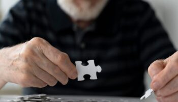 bilim insanlarinin gelistirdigi yeni kan testi alzheimeri tespit ediyor ve ilerlemesini yuzde 92 dogrulukla pISu4nb6