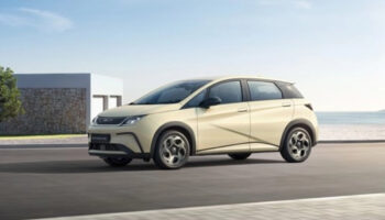 byd yeni dolphin modelini turkiyede satisa sunuyor comfort donanim secenegiyle ayin ikinci yarisinda bayilerde b5MdiyUI
