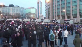caglayandaki istanbul adliyesinin onunde imamogluna destek eylemi duzenlendi cIhIBm2Z