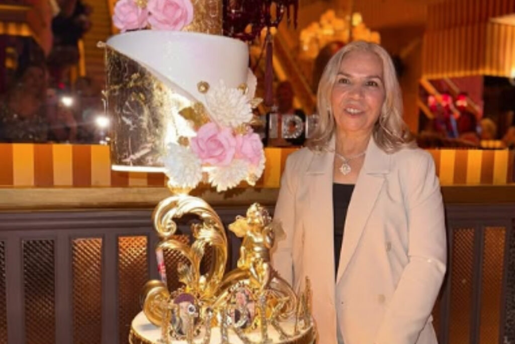 cahide palazzonun sahibi turkan serbetcinin yeni yasi sahnede kutlandi 7aw7kWgM