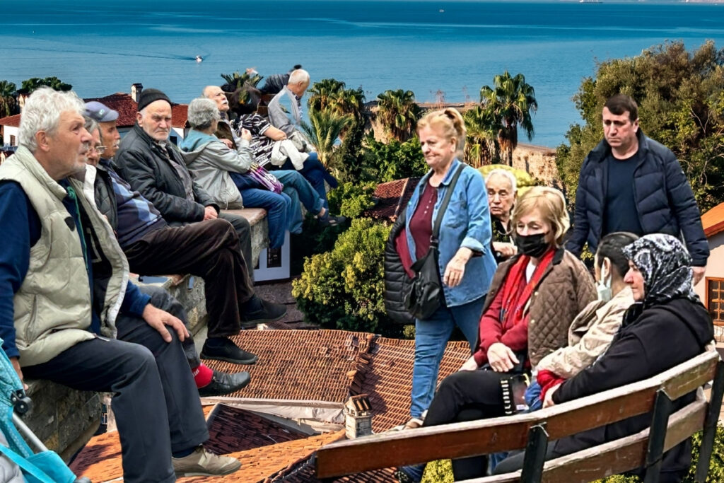 calisan sayisinin gerisinde kalan iller artiyor sosyal guvenlik sistemine uyari niteliginde tablo 6TANlHeX