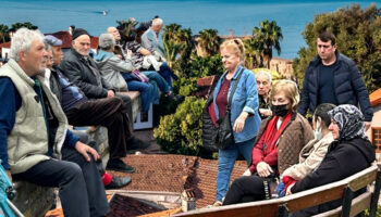 calisan sayisinin gerisinde kalan iller artiyor sosyal guvenlik sistemine uyari niteliginde tablo 6TANlHeX