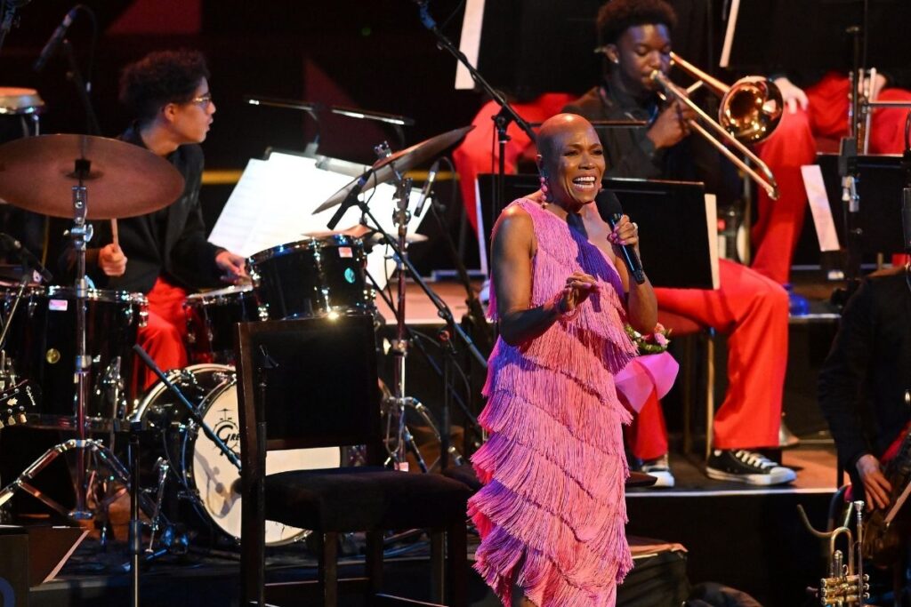 cazin zamansiz sesi dee dee bridgewater turkiyeye geliyor sj4CAKwR