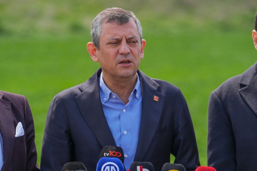 chp genel baskani ozgur ozel marmara cezaevinde tutuklu bulunan ekrem imamoglunu ziyaret etti jHQSKatU