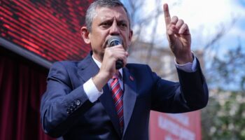 chp lideri ozgur ozel duyurdu partiye kayyim atanmasi ihtimaline karsi olaganustu kurultaya gidiliyor qrlrYUhG