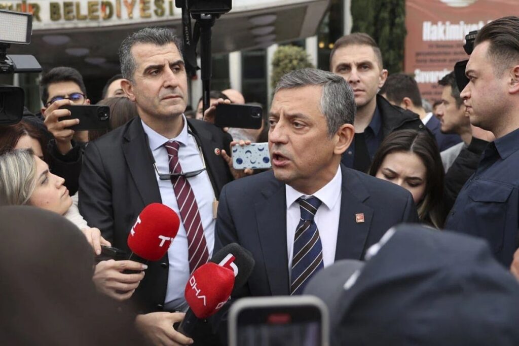 chp lideri ozgur ozel ekrem imamoglunu silivride ziyaret etti UYmfG2Sv