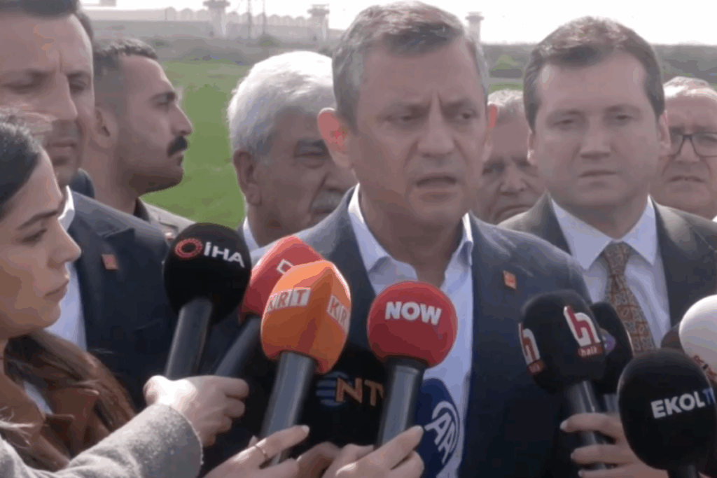 chp lideri ozgur ozelden silivriye bayram ziyareti bu yaptiklari kotuluklerin mutlaka hesabi sorulacak mOaZekDp