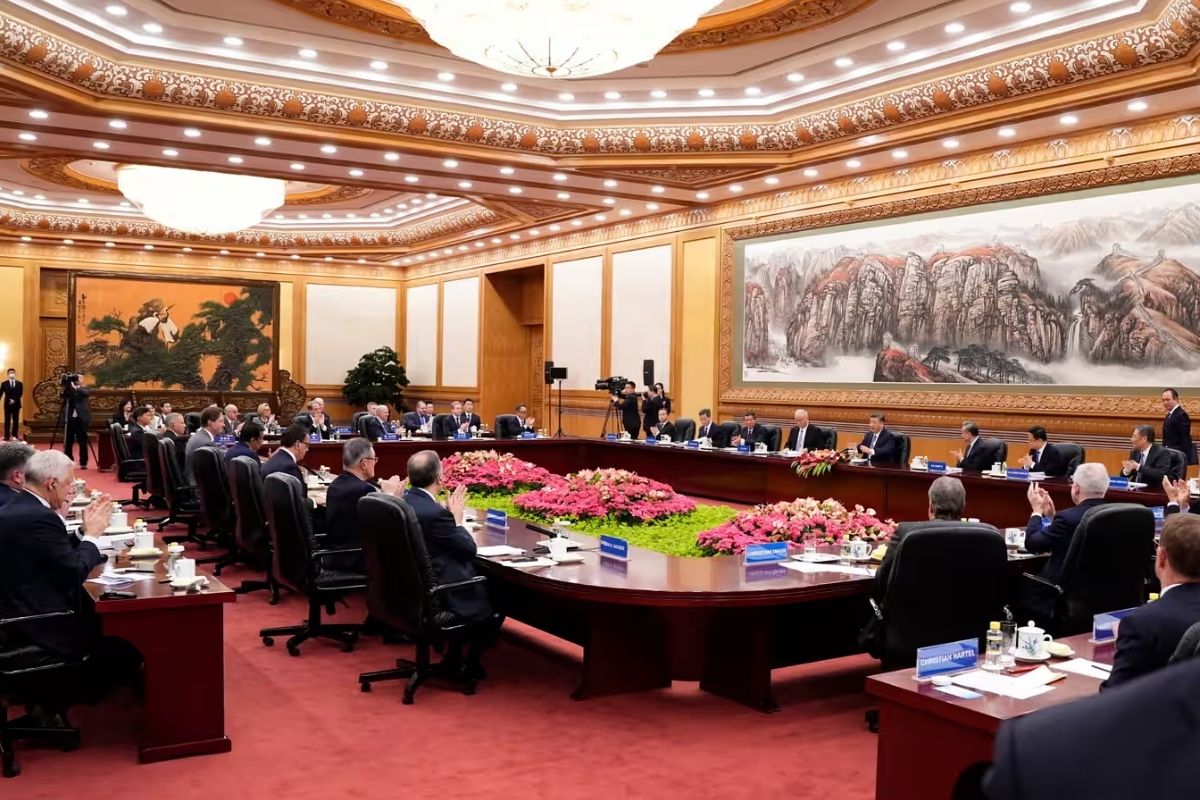 cin devlet baskani jinping dunya devlerinin ceolarini topladikuresel sanayi ve tedarik zincirlerinin istikrarini korumak pELva2ei