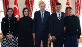 cumhurbaskani erdogan minguzzi ailesini kabul etti EkMRBJKb
