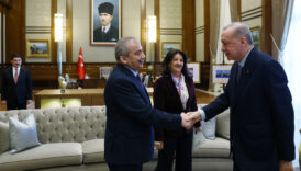 cumhurbaskani erdogan sirri sureyya onder ve pervin buldandan olusan dem parti heyetini bestepede kabul yNLd5aqk