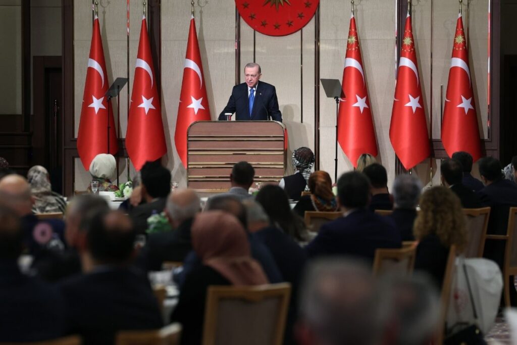 cumhurbaskani erdogan vatandasin helal lokmasina goz dikenlerin heveslerini kursaklarinda birakacagiz JnrLUMTJ