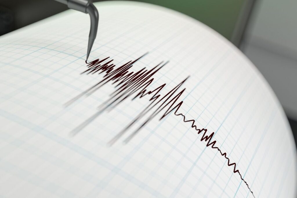 ege denizinde 45 buyuklugunde deprem cbpO24IS