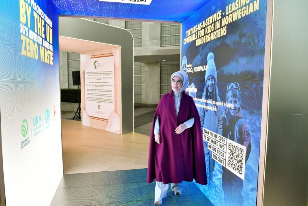 emine erdogan bmdeki sifir atik enstelasyon sergisini ziyaret etti bu bir cozum cagrisi q4Cg4r5M