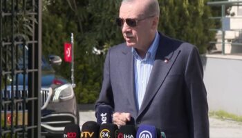 erdogan kendisini duygulandiran patronu anlatti 2 nisanda fabrikasindaki tum araclarin depolarini fulleme talimati vermis HudC7dFO