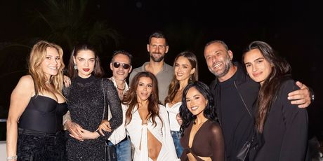 eva longorianin dogum gunu partisi miamide bomba gibi dustu novak djokovic ve jessica alba eIAvXGGU