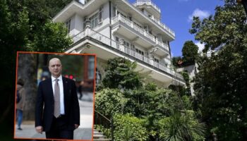 feto firarisi akin ipekin istanbul bogazindaki koskleri 950 milyon liraya acik artirmaya cikarilacak xh8mxTXn