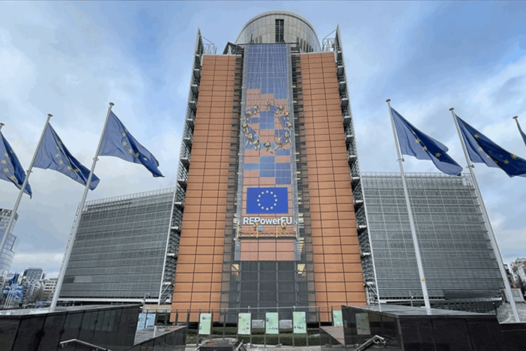financial times avrupa birligi abd ingiltere ve turkiyeyi 150 milyar euroluk yeniden silahlanma fonundan F7Xaz6vp