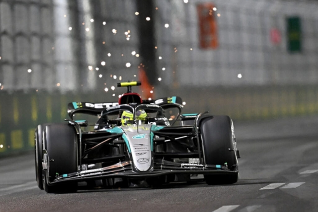 formula 1 cin grand prixsinde pole pozisyonu mclaren mercedes pilotu oscar piastrinin XpPsbm1r