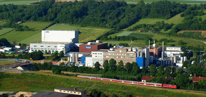 fransiz gida ureticisi danone almanyadaki en buyuk fabrikasini kapatmaya hazirlaniyor 230 calisan etkilenecek 0 PXCummKY