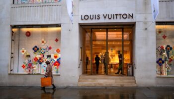fransiz moda devi lvmh trumpin koydugu vergiler nedeniyle yuzde 2lik gelir kaybi yasadi hermesin yNGgkwIz