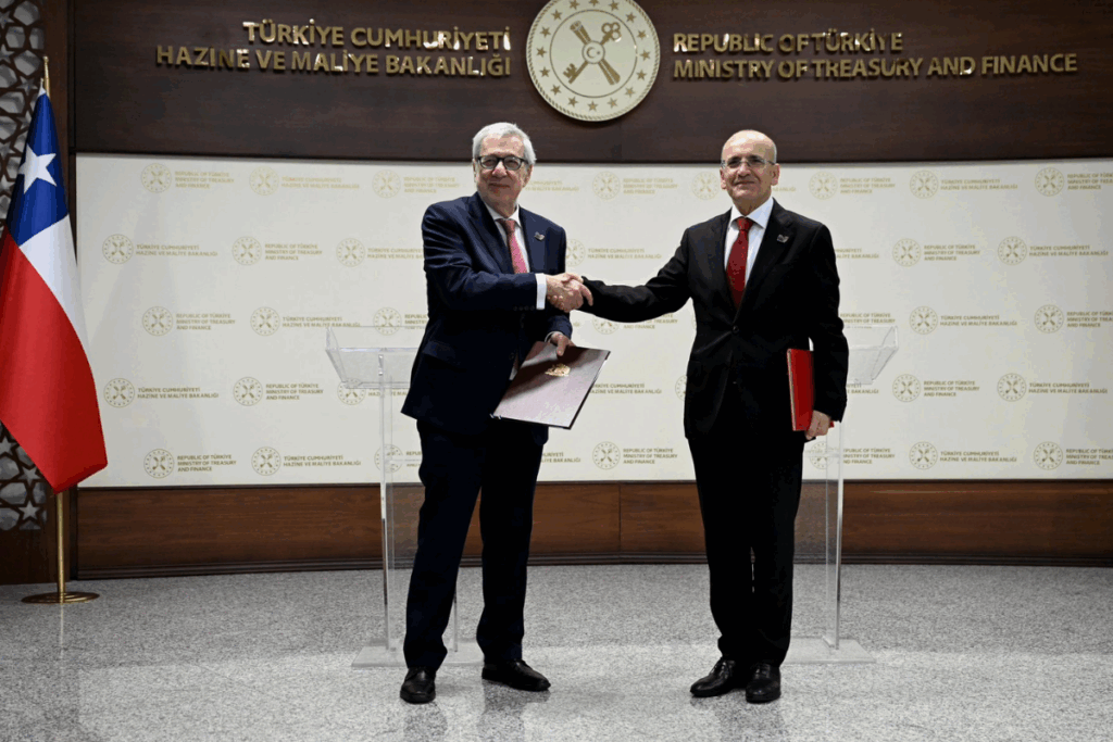 hazine ve maliye bakani mehmet simsek sili disisleri bakani ile gorustu isbirligi protokolu imzaladi 4k4TEvMO