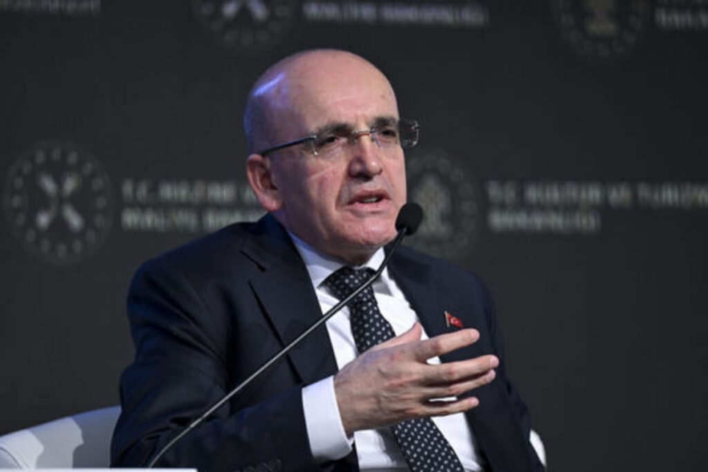 hazine ve maliye bakani mehmet simsek ve ekonomi kurmaylarinin pazar mesaisi vrjaivHE