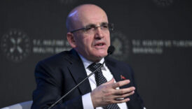 hazine ve maliye bakani mehmet simsek ve ekonomi kurmaylarinin pazar mesaisi vrjaivHE