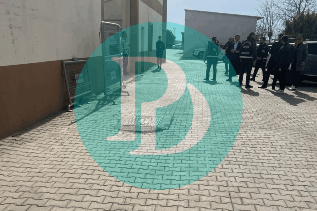 ibb baskani ekrem imamoglunun silivrideki marmara kapali ceza infaz kurumuna girerken cekilen son fotografi RCsHbkia