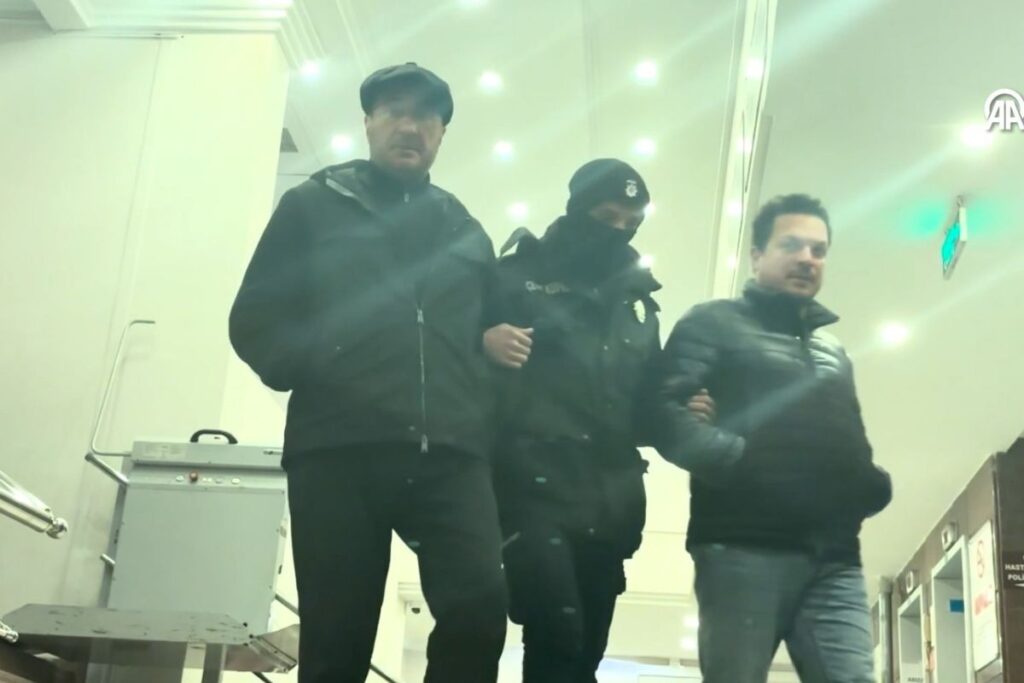 ibb operasyonunda gozaltina alinan bazi supheliler saglik kontrolunden gecirildi adkMx2rM