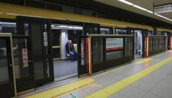 istanbul buyuksehir belediyesinde bir metro hattinin yonetimi ibbden alinip ulastirma ve altyapi bakanligina devredildi vP4pj64D