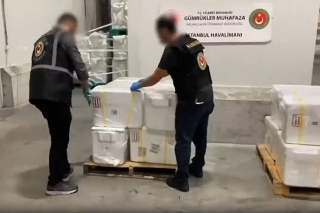 istanbul havalimaninda dev kokain operasyonu 4552 kilo yakalandi 5GfYWY6Z
