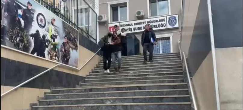 istanbulda emekli bir vatandasi arayip bankaciyim diyerek 6 milyon dolandirdilar 0 OvsnLzKU