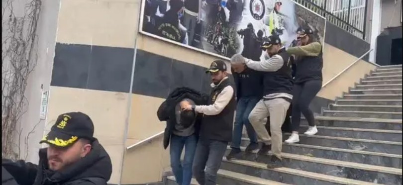 istanbulda emekli bir vatandasi arayip bankaciyim diyerek 6 milyon dolandirdilar 1 2yAfwMfO