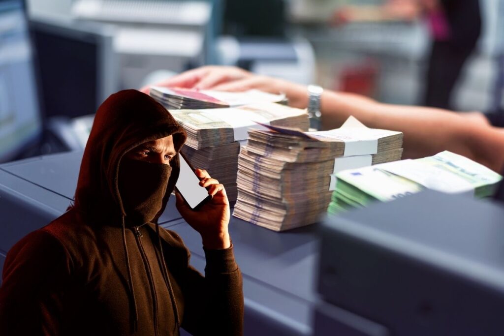 istanbulda emekli bir vatandasi arayip bankaciyim diyerek 6 milyon dolandirdilar 3r9rCueu