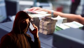 istanbulda emekli bir vatandasi arayip bankaciyim diyerek 6 milyon dolandirdilar 3r9rCueu