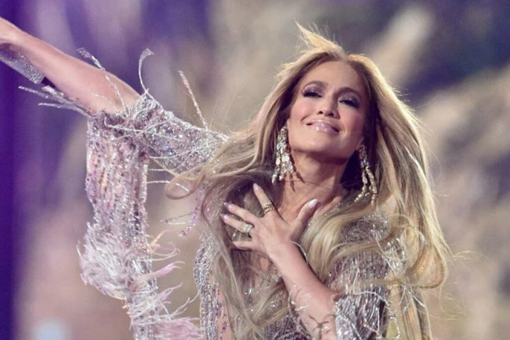 jlo live in 2025 turnesi kapsaminda turkiyeye gelmeye hazirlanan jennifer lopezin konseri icin korsan W61xykhu