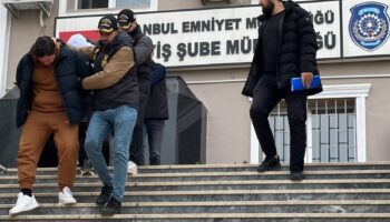 kendilerini yatirim danismani olarak tanitip 1 milyon dolarlik vurgun yaptilar 5 kisi tutuklandi lhmwurel