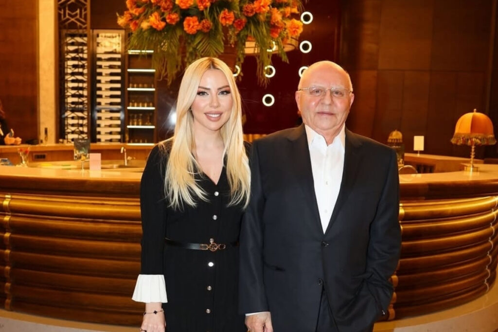 lucien ve merve arkas monreve projesinin insasina basladi 6u9AG6Zq