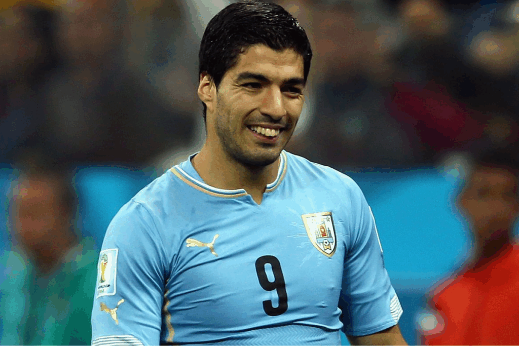 luis suarezden 11 yil sonra ayni hareket takim arkadasini isirdi qETSy3vy