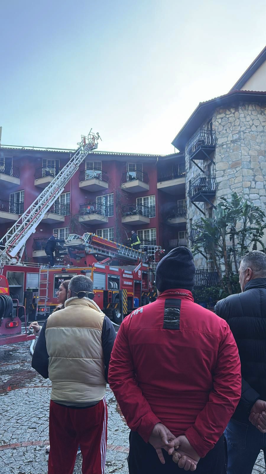 marmariste yanan grand yazici marmaris palacein sahibi serkan yazici pdye konustu can kaybini yangina uZ8BLHRP