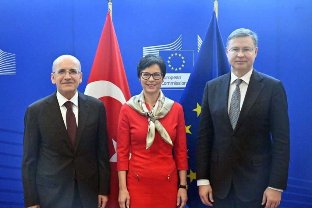 mehmet simsek abnin ekonomi temsilcileriyle bulustu isbirligine yonelik gorus birliginin olustugunu soyledi YwZyV8Yl