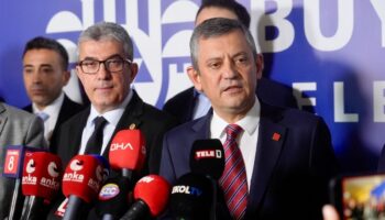 ozgur ozel imamoglunu savundu ihalelerin hicbirinde imzasi yok sorumlu tutulamaz LpCaz97S
