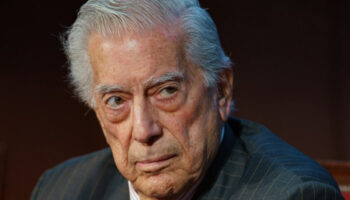 perulu nobel edebiyat odulu sahibi yazar mario vargas llosa hayatini kaybetti Tra2InTQ