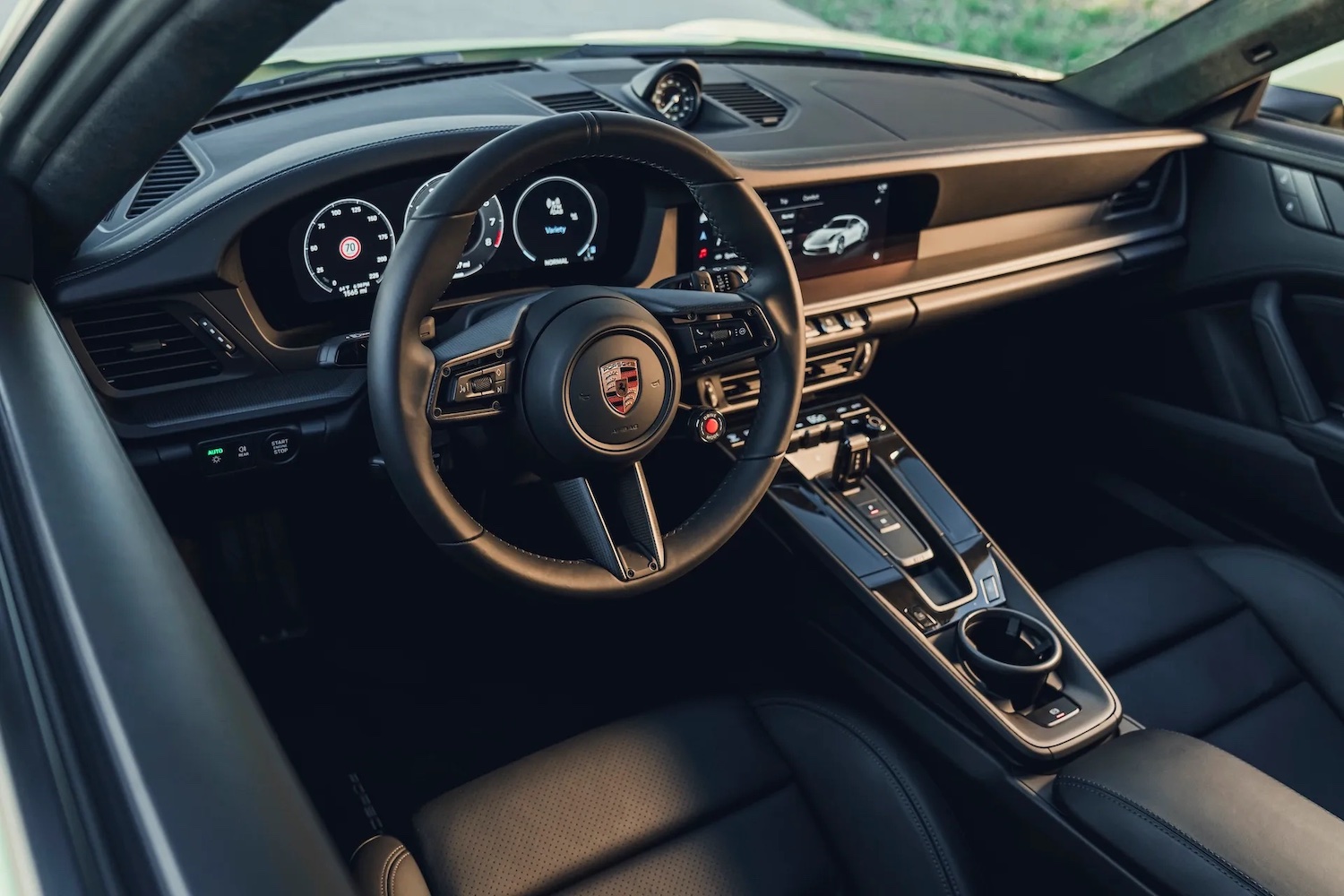 porsche yeni modeli porsche 911 carrera syi piyasaya surdu daha keskin daha hizli daha