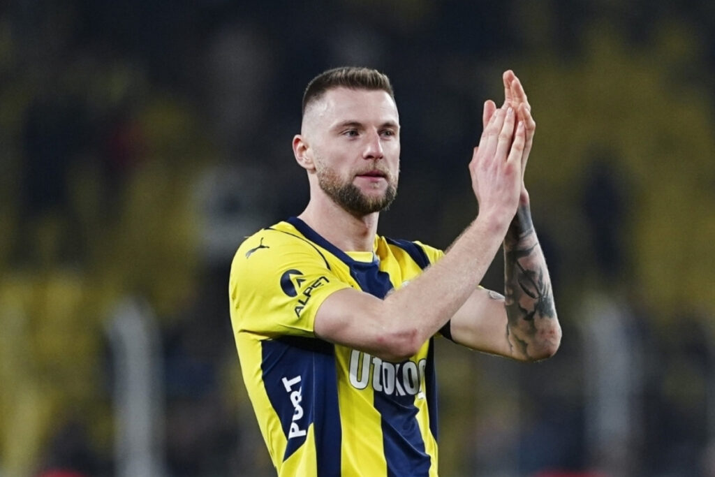 psgye geri donmeye hazirlanan skriniar fenerbahcedeki performansiyla taraftarin kalbini kazandi iLF6Zc7P